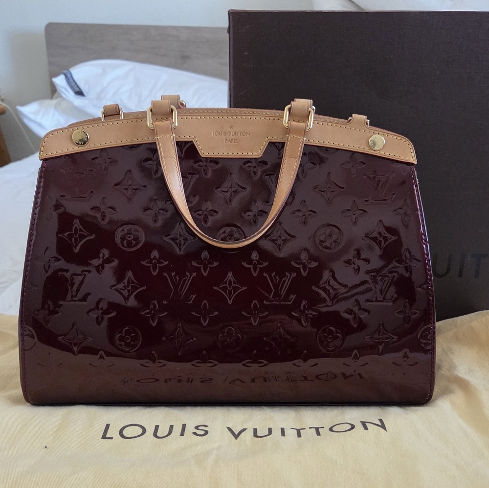 Louis Vuitton Brea MM handbag - Amarante Monogram Vernis leather